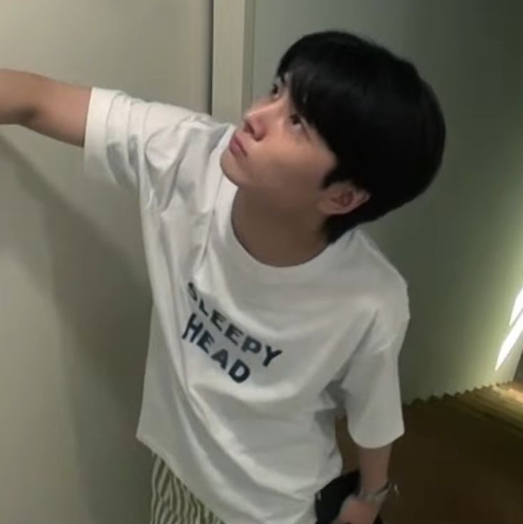starzj4y's tweet photo. sleepy head https://t.co/msiIdMwgn9