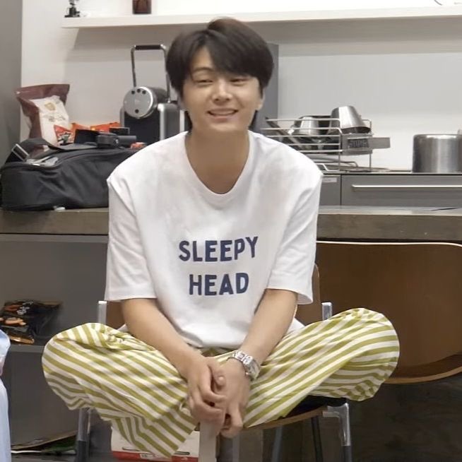 starzj4y's tweet photo. sleepy head https://t.co/msiIdMwgn9