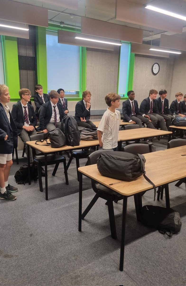 ElthamChalmers's tweet photo. We had our first House Family session this morning, a chance for pupils in the house to mix in smaller groups 🙌 Thank you to our impressive Y13s for leading this! 🔴😁 https://t.co/HAWujVdjjs