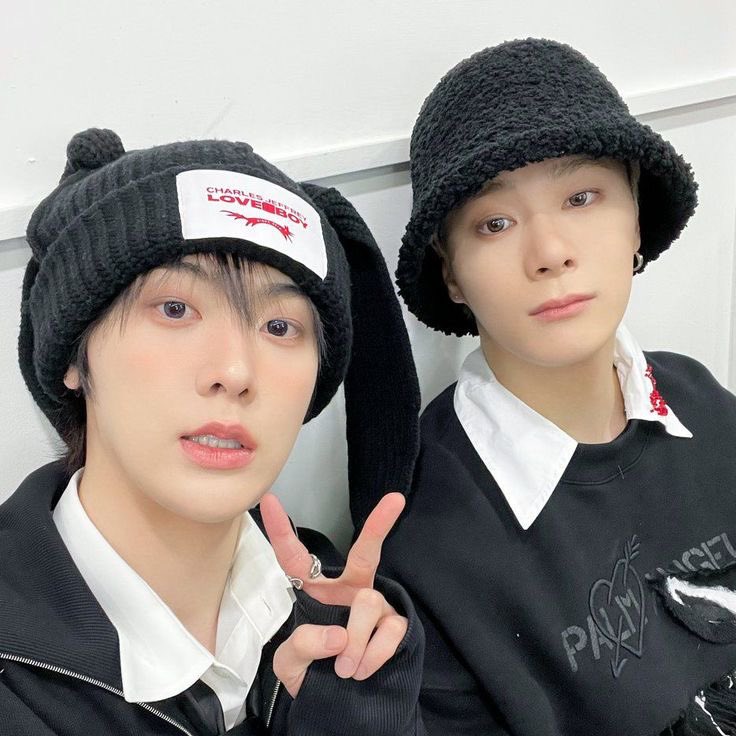 Koreaboo's tweet photo. Happy 3 Year Anniversary to Moonbin &amp; Sanha! 
We love you so much, you are our happiness 💛

3 YEARS OF LEGENDARY MOONBIN SANHA
#지상최고유닛_딴콩_3주년축하해
#문빈_산하 #MOONBIN_SANHA https://t.co/iKyZZYPCmB