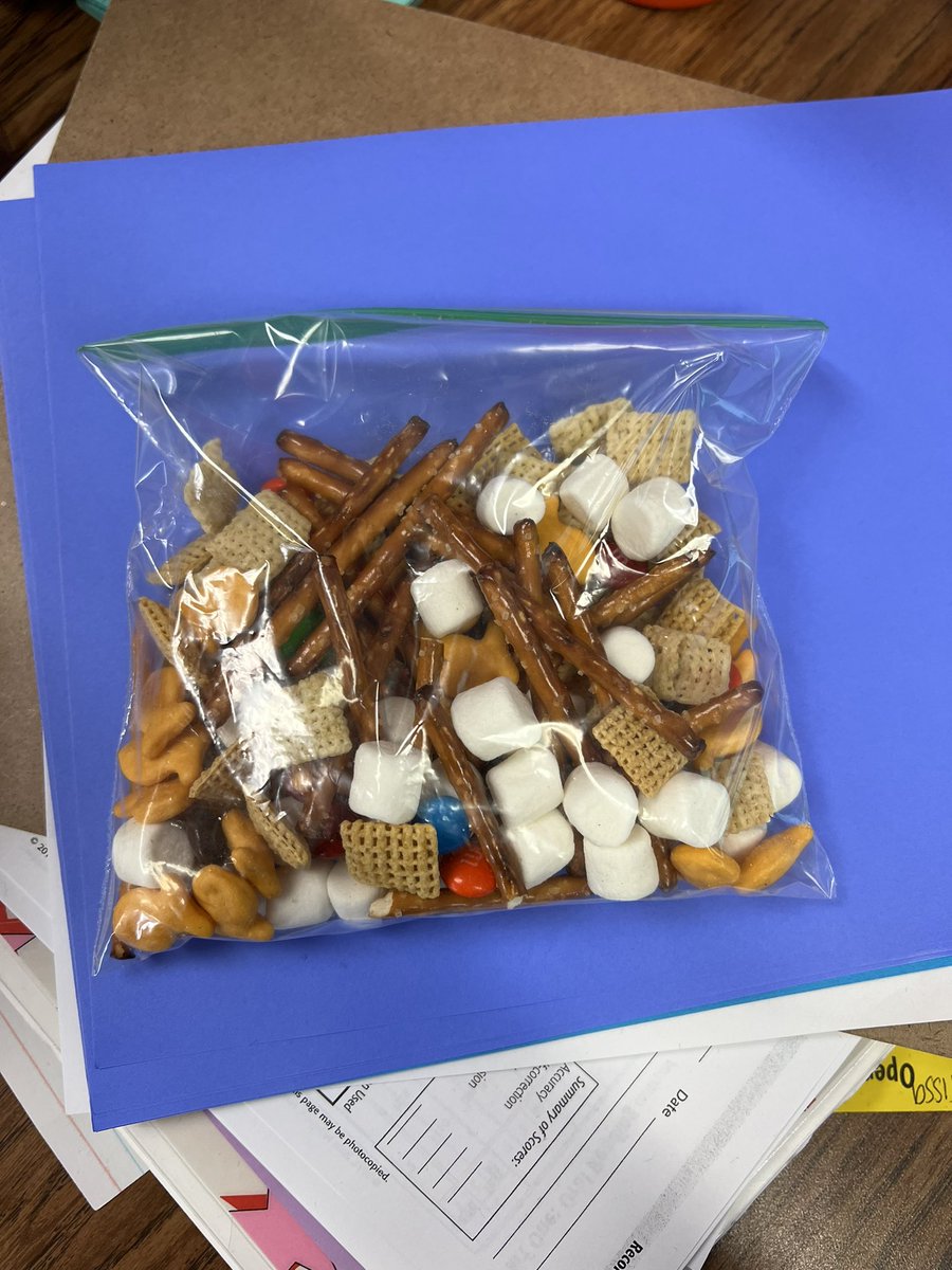 When your super cool partner teacher <a href="/MrsBicklesClass/">Mrs. Bickle</a> makes sure that you are taken care of! My mixture and solution was DELICIOUS😍 👩‍🔬<a href="/CryarCISD/">Cryar Intermediate, Conroe ISD</a> #BreakingRecords