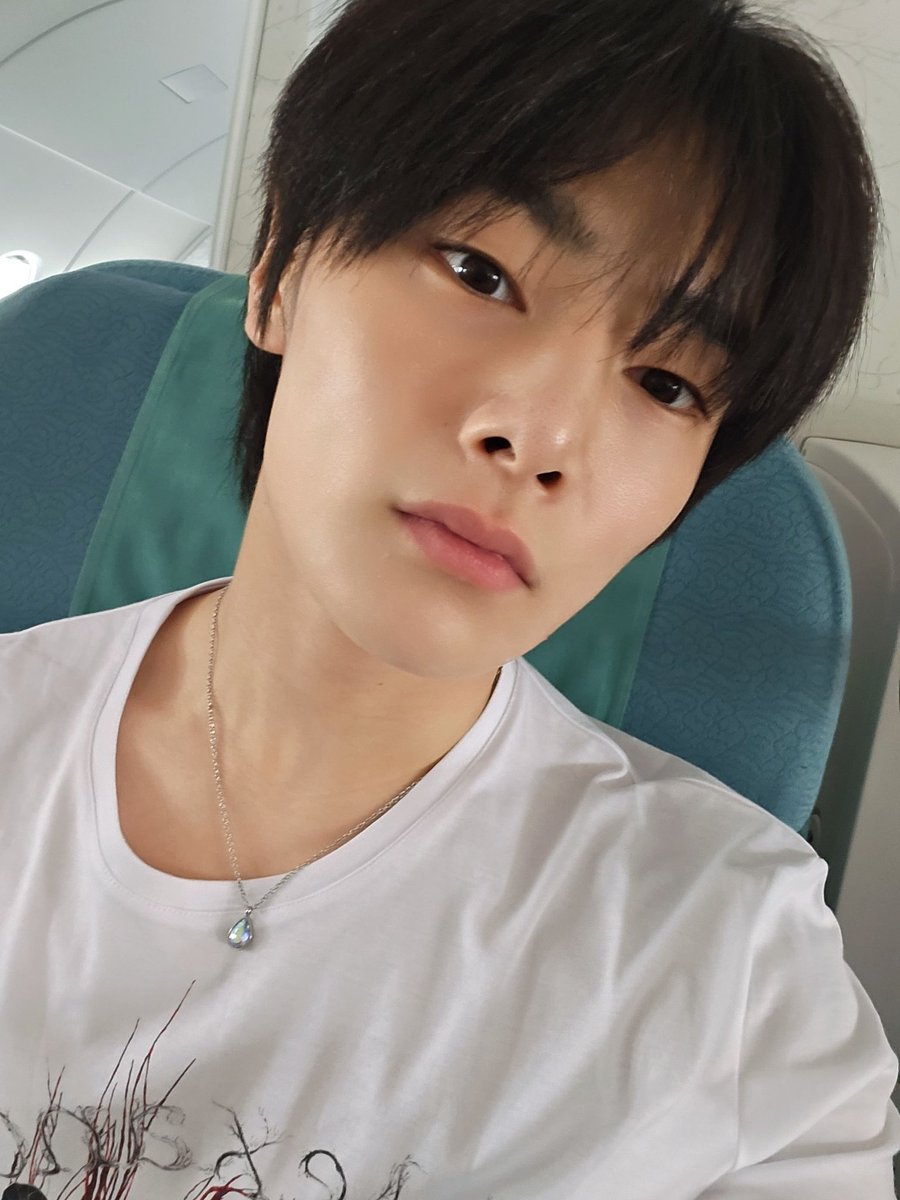 i2nn_8's tweet photo. See you soon ✈️ https://t.co/Oztrl3DZCC
