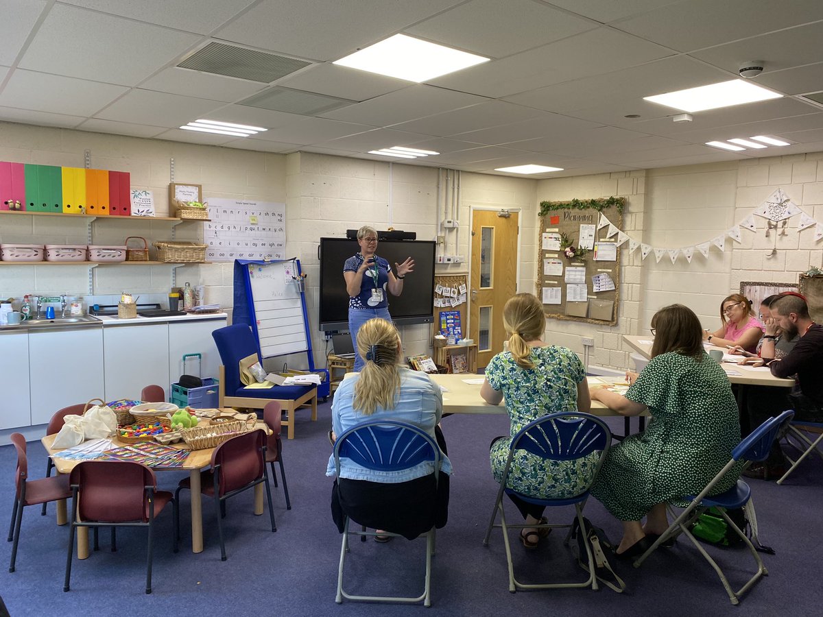 BranstonInfant1's tweet photo. Our second workshop of the week for EYFS families with a special book giveaway! #ABigStepForward is our latest Family Learning workshop from @LincolnshireCC. Even @TinyTortoiseWRM 🐢put in an appearance! #MakingAStrongStart #TogetherStronger #TheBestWeCanBe 💙 https://t.co/VeI6QRuTZK