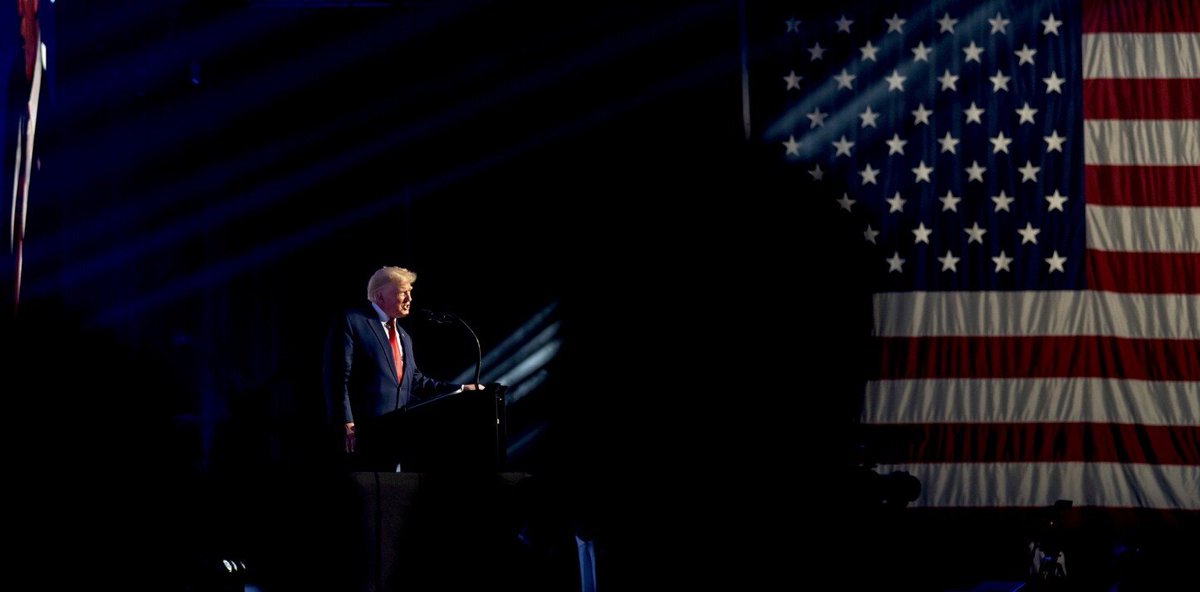 nyplatform2024's tweet image. 🍻🍕🗽when you need @TheDemocrats absolutely destroryed over night .....you call on the @USMC ,#Veterans4Trump to bring the pizza and put it on @realDonaldTrump's Tab👈😉