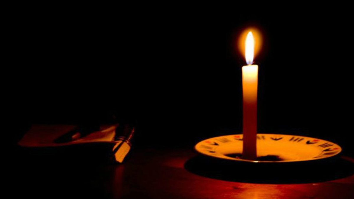 globovision's tweet photo. 🚨Algunos usuarios en redes sociales reportan varios bajones de luz en diversas zonas de Caracas. 🚨

Te encuentras #SinLuz o presenciaste bajones eléctricos?   

Repórtanos aquí #13Sep  🕯️🕯️🕯️ https://t.co/nrQzBwBPVP
