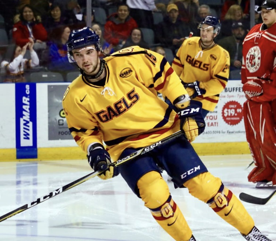 QueensMHockey's tweet photo. Former Gael and Queen’s Cup Champion @77WilliamBrown is raising money thought Road Hockey to help raise funds for the Princess Margaret Cancer Foundation. You can donate here: https://t.co/nLYjXjaCXr #KARMA #ChaGheill🇷🇴 #ForGold @queensgaels https://t.co/B6bLqCUj5Y