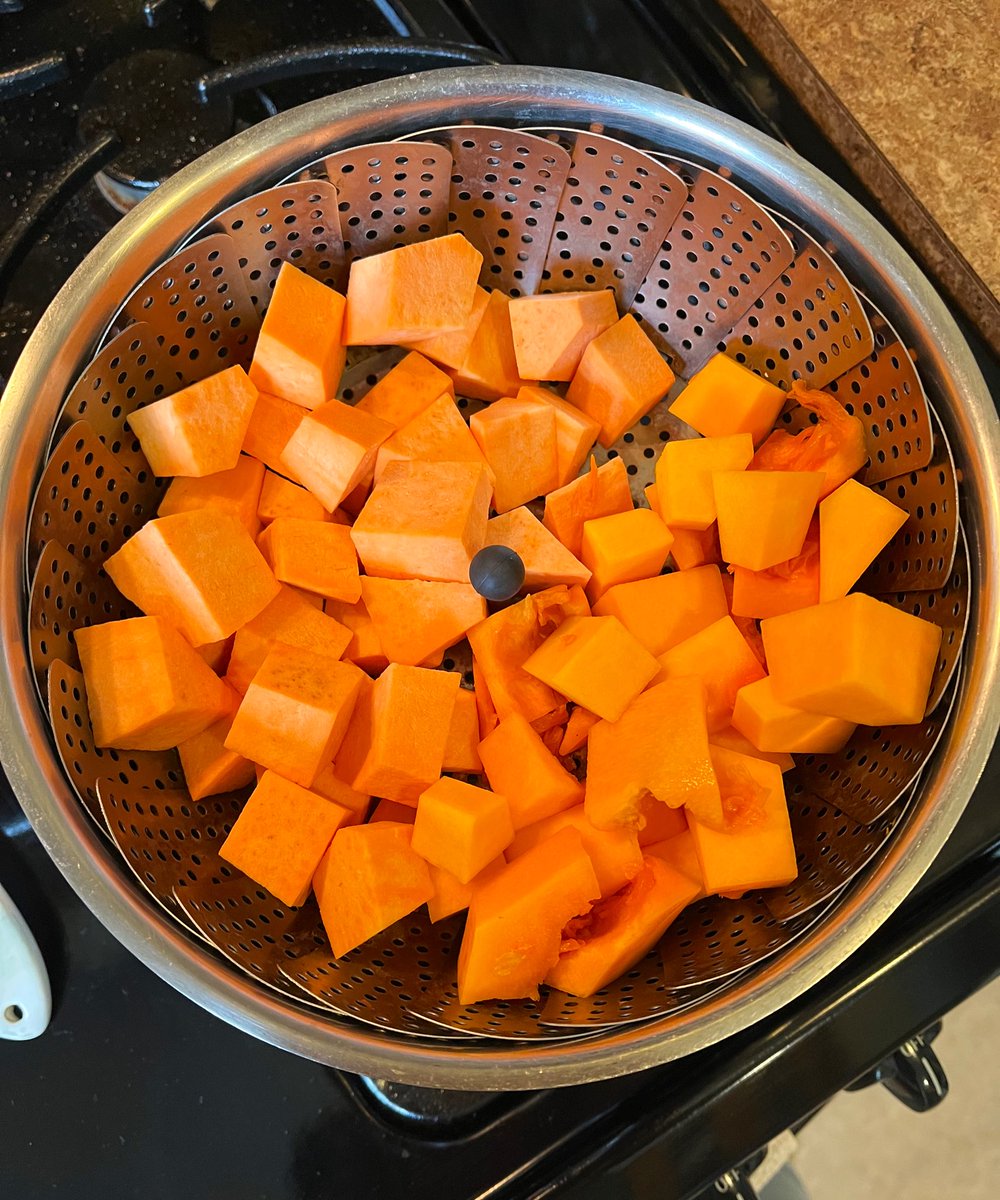 jenkovalov's tweet image. I refuse to feed my 7-month-old baby commercialized store-bought junk. I make all of my purées fresh from scratch.

A good processor, steamer basket and baby food prep jars is all you need to get started.

Very easy to do. 💗😌