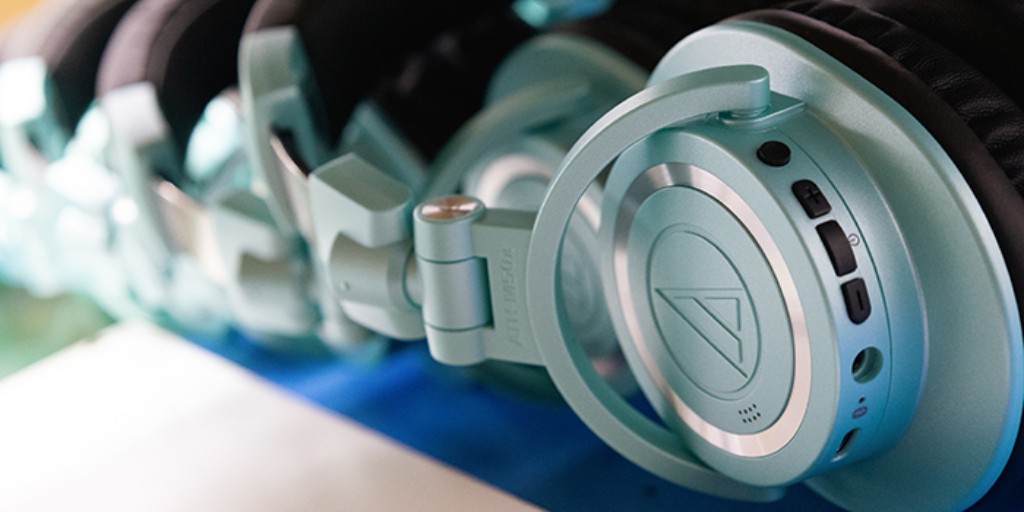 The legendary M50x line-up just got a stylish upgrade! 💙🧊 Chosen by 36% of our global #AudioTechnica fans in an online vote, the Ice Blue is the latest special colour to join the highly acclaimed ATH-M50 series.✨ What are your thoughts?