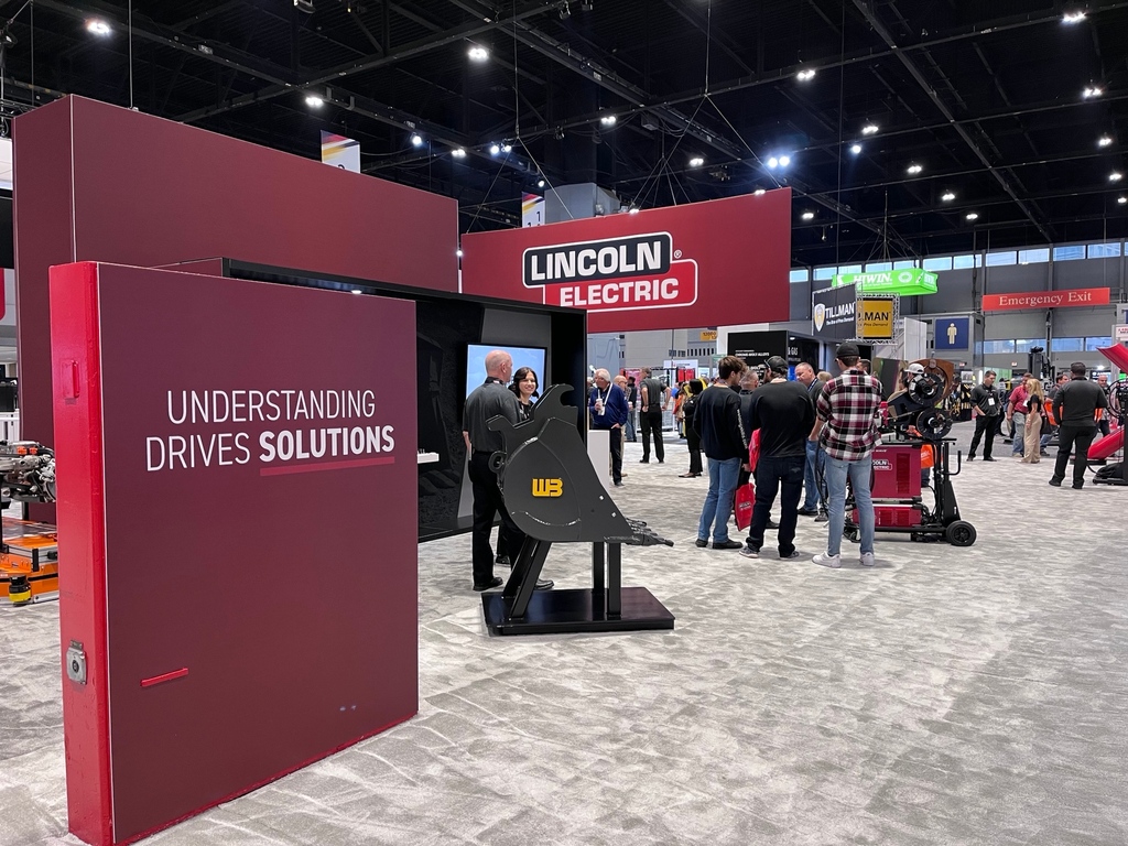 PythonXrobot's tweet image. It's a great day at Fabtech 2023! Come visit us at booth B20006 and learn more how our #automation solutions can increase your business
.
#PythonX #Automation #IndustrialSteel #Fabrication #lincolnelectric #cutred #FineLine