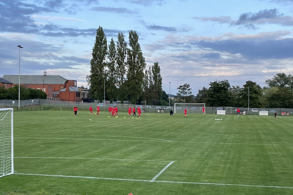 DearneDistrict's tweet photo. 𝗚𝗔𝗠𝗘 𝗥𝗘𝗠𝗜𝗡𝗗𝗘𝗥 

Quick reminder that we are at home this Friday against @kivomwfc 

Over 500 were in attendance the last time we played under the lights!

Can we do it again?

#wadadaw #utdd https://t.co/b98AACSnTO