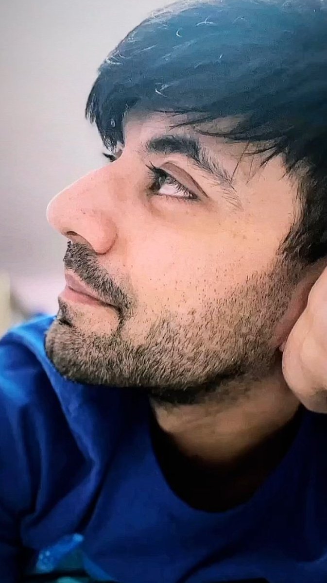 ChowdhuriBaul's tweet photo. New sketch
Happy Birthday KV
3 days to go @karanvirsharma9 Birthday
#birthdaycountdown
#karanVirSharma
#ShauryaSabharwal
#nil
#ronni
#haider
#KingOfRomace
#kingofexpressions
#kingofhearts
#oneinmillion
#expresiveeyes
Original pic from @karanvirsharma9's new IG story https://t.co/C1zRGpXR3j