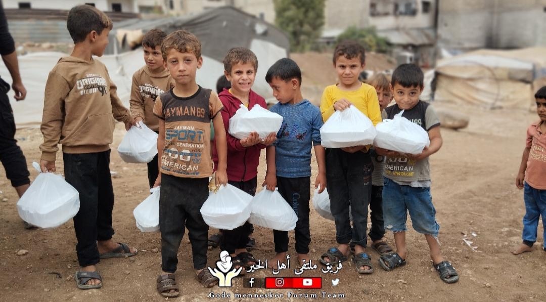 بفضل الله يستمر مطبخنا في تقديم الوجبات الغذائية للعوائل المتعففة والأيتام في المخيمات
ساهم معنا كي نستمر في الوقوف معا اهلنا في المخيمات
للتبرع تواصل معنا 👇
wa.me/352681596856