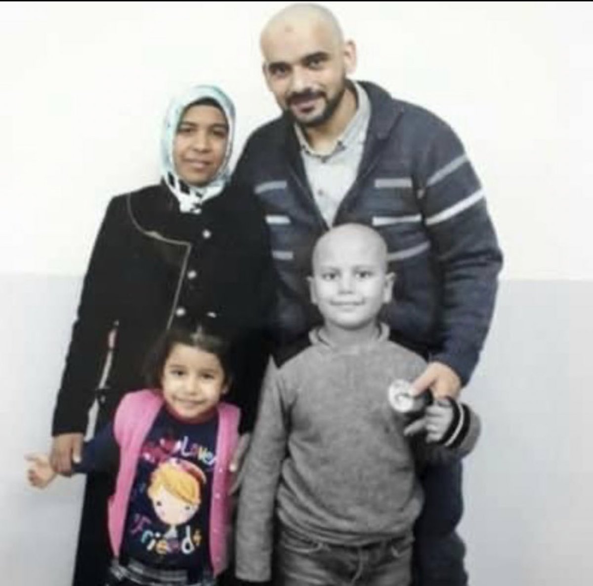 Bazı çocuklar hiç büyümedi..
Ahmet hep 8 yaşında kaldı..

TenkilFelaketinde ÇocukOlmak