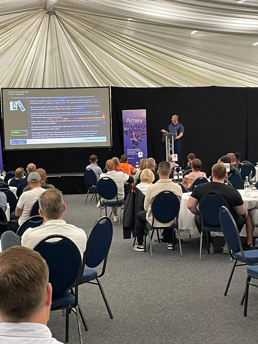 MPSRTPC's tweet image. Insp. Wenham from our Commercial Vehicle Unit delivering a #toolboxtalk for @AmeyLtd Stand Down for Safety event with @KentHighways #MPSCVU
