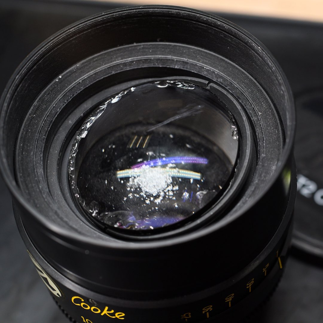 DuclosLenses's tweet photo. Before & After! This Cooke S4 came in with damage to the front and second elements. Left looking like new! 😍🤩
#ducloslenses #lensguts #cinematography #cinematographer #filmmaking #filmmaker #lenstech #lensservice #lensrepair #cinelens #cinemalenses #cinemalensrepair #stayfocused #lensgeek #beforeafter