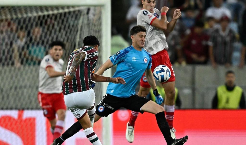 #AAAJ Poco se habla de el, Miguel Acosta. La viene rompiendo en reserva, figura en cada partido que le toca atajar y que tuvo su debut en primera en el MARACANÁ😳.

📌Además será citado a la selección de #Paraguay Sub 23.

¿Crees que se merece la chance en primera división?