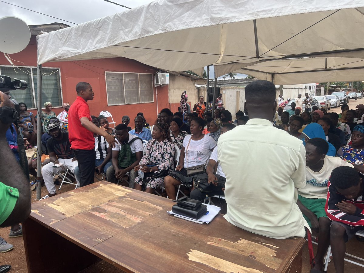 fx_sosu's tweet photo. Why would EC want to register less than 15% of potential qualified voters in MADINA ?
#SayNoToVoterSupression
#ProtectOurRightToVote
#EveryVoterMustRegisterToVote
#MadinaIsAlert https://t.co/HbQknNMFG9