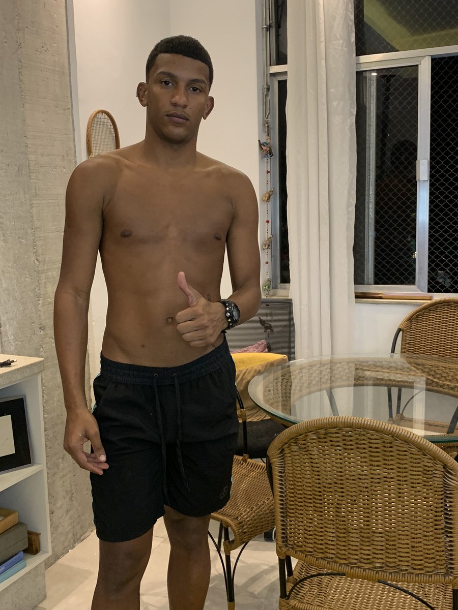 L7put0's tweet photo. O novinho / a pica do novinho 🍆🥵🔥 https://t.co/o9CKqiLbpn