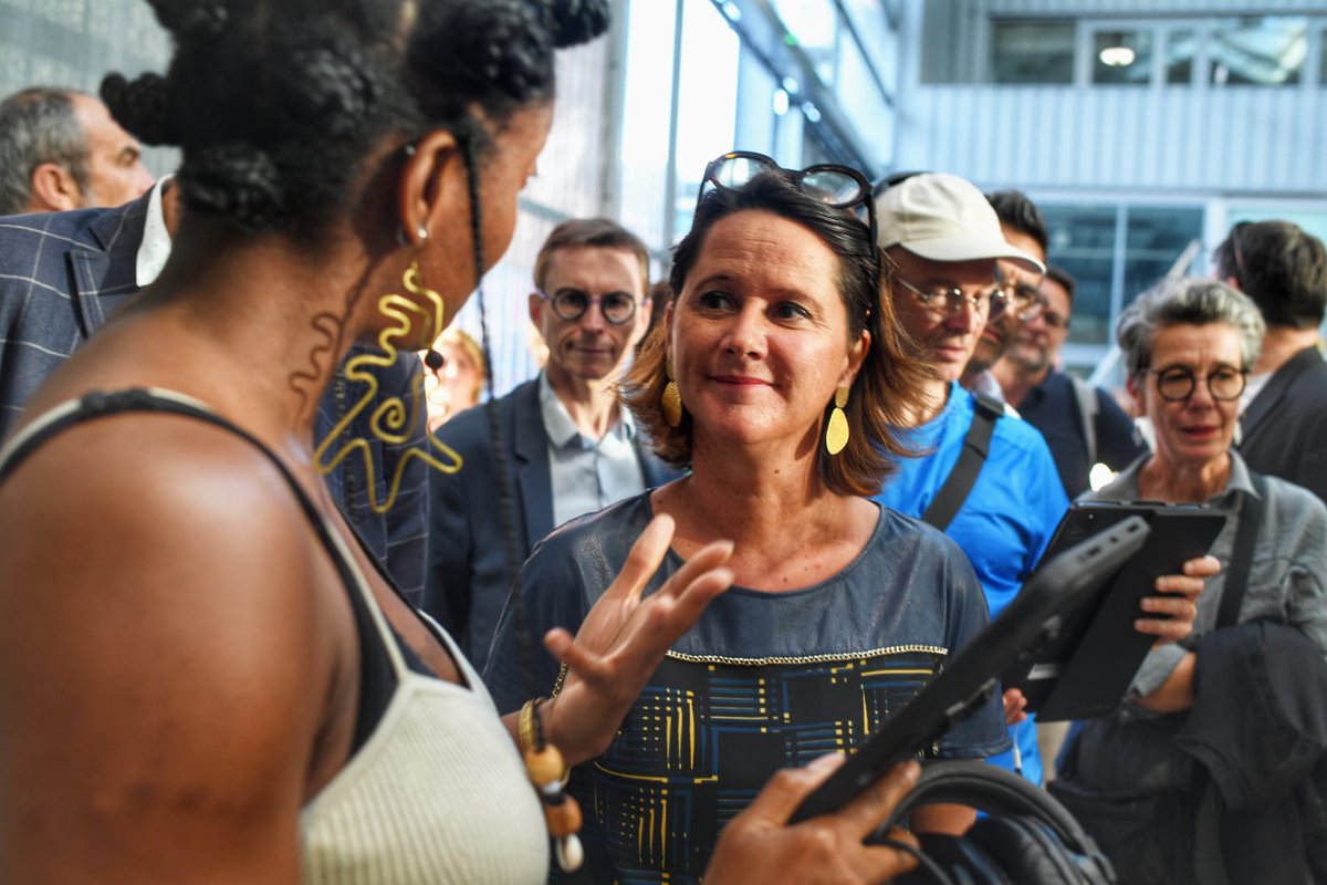 Johanna_Rolland's tweet photo. Ce soir, le #numerique est à l'honneur ! Fière de lancer officiellement #Scopitone et la @NantesDigitalW et de réaffirmer, avec mon équipe, notre ambition de faire de #Nantes une ville créative et engagée en faveur d'un numérique éthique, écologique et accessible à tous. https://t.co/eFw0hkqYHq