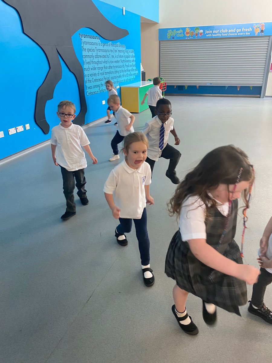 UdstonP1s's tweet photo. We had our Magic Shoes on for gym this week in Room 3 👟 and after learning our new sound we created a fun game called Apple Apple Anchor, ask them how to play it! 🍎⚓️ https://t.co/iK1Tjoq1q2