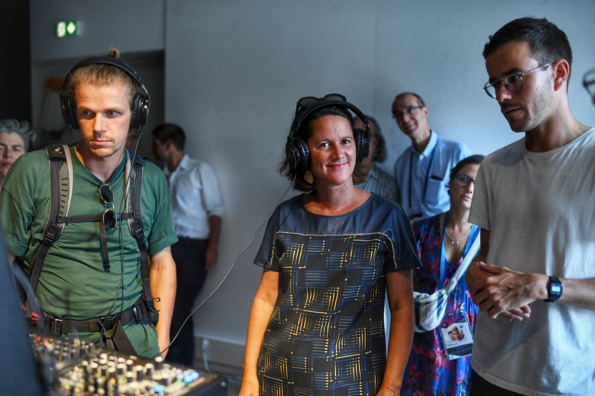 Johanna_Rolland's tweet photo. Manifestation culturelle hybride, comme nous les aimons à #Nantes, #Scopitone est à la croisée des chemins des cultures électroniques et des arts numériques. C'est aussi, et peut-être surtout, un moment rassembleur et festif, partie prenante de cette rentrée culturelle intense. https://t.co/1jhYm1xtRA