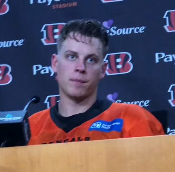 NFL_DovKleiman's tweet photo. #Bengals QB Joe Burrow was asked: "How do you know it is time to get a haircut?"
Burrow: "When you have a game like that on Sunday."
@PatCareySports https://t.co/k7kOWt7Qrx