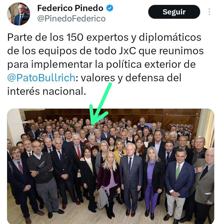 Un día como hoy hace 7 años, el macrismo le regalaba los recursos naturales de Malvinas a los británicos con el Acuerdo Foradori/Duncan.
(El señalado es quien firmó ese pacto. Parte del equipo exterior si gana <a href="/PatoBullrich/">Patricia Bullrich</a> )
DE LOS PIBES DE MALVINAS QUE JAMÁS OLVIDARÉ???