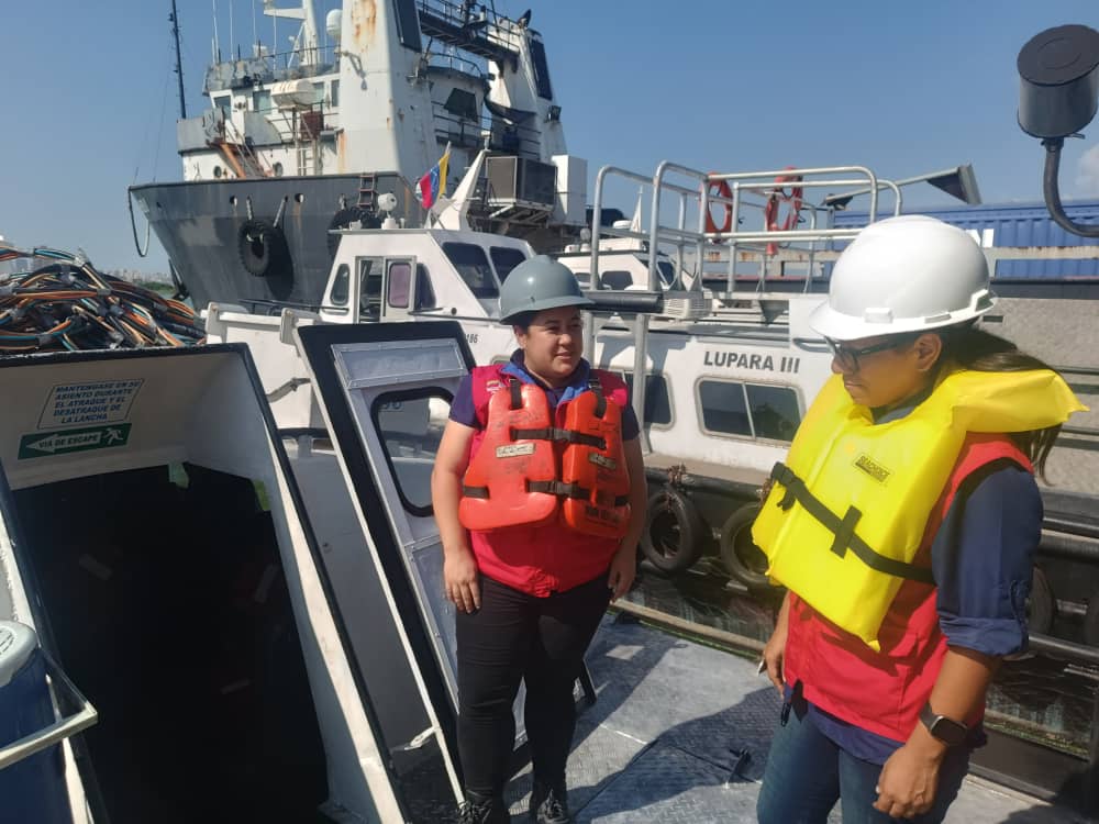 #13Sep ¡Inspección!👀

El <a href="/inea_venezuela/">INEA</a> a través de la <a href="/Capitaniamcbo/">Capitanía de Puerto de Maracaibo</a> inspeccionó a la empresa "Inmarvenco, C.A"  para verificar su documentación📄 y operatividad para la renovación como Compañía Naviera.

#XiJinpingYMaduro 
#ComprometidosConLaVenezuelaAzul