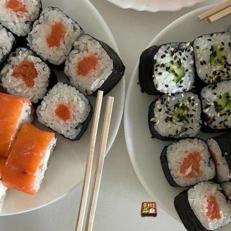 fasshionlover's tweet photo. in the mood for sushi https://t.co/S2Vtqar8pu