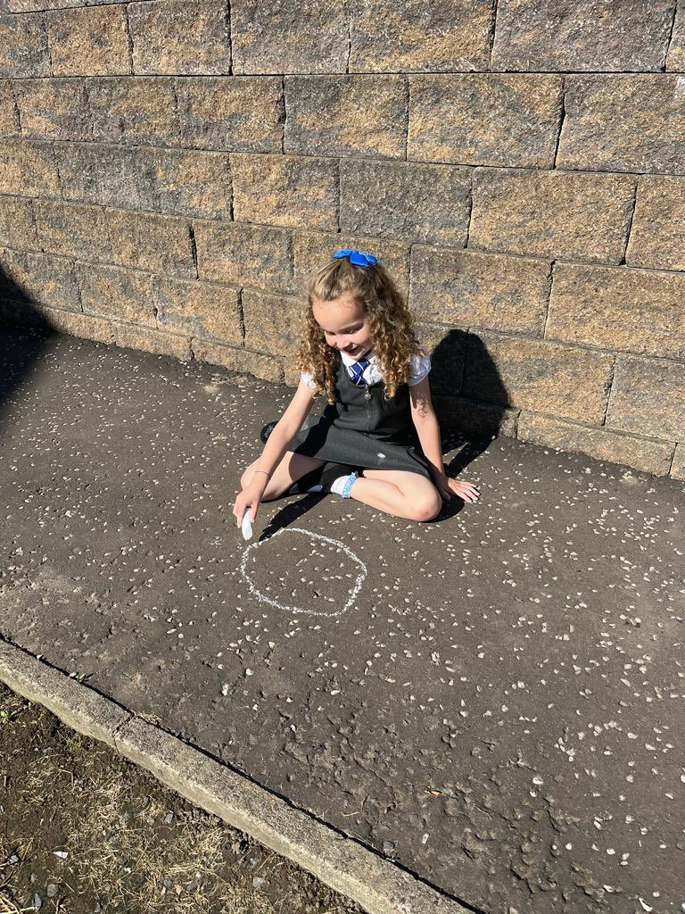 UdstonP1s's tweet photo. Room 2 have been learning all about zero. They are showing fantastic formation! #itsSLC https://t.co/DQp9asRDOq