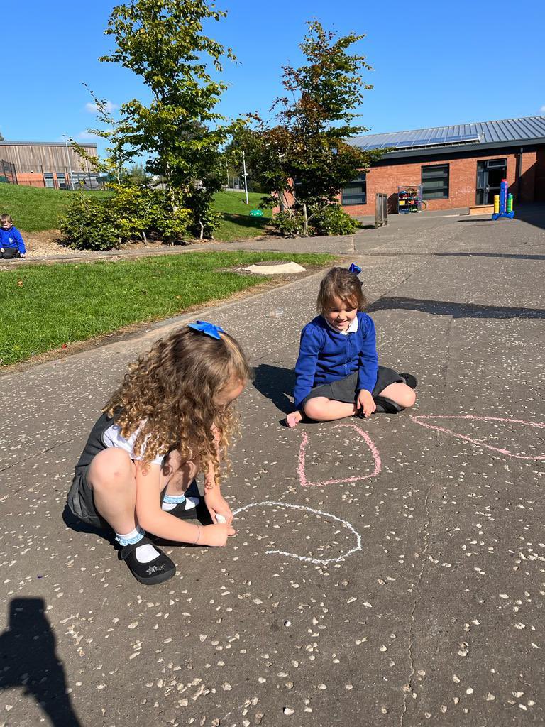 UdstonP1s's tweet photo. Room 2 have been learning all about zero. They are showing fantastic formation! #itsSLC https://t.co/DQp9asRDOq