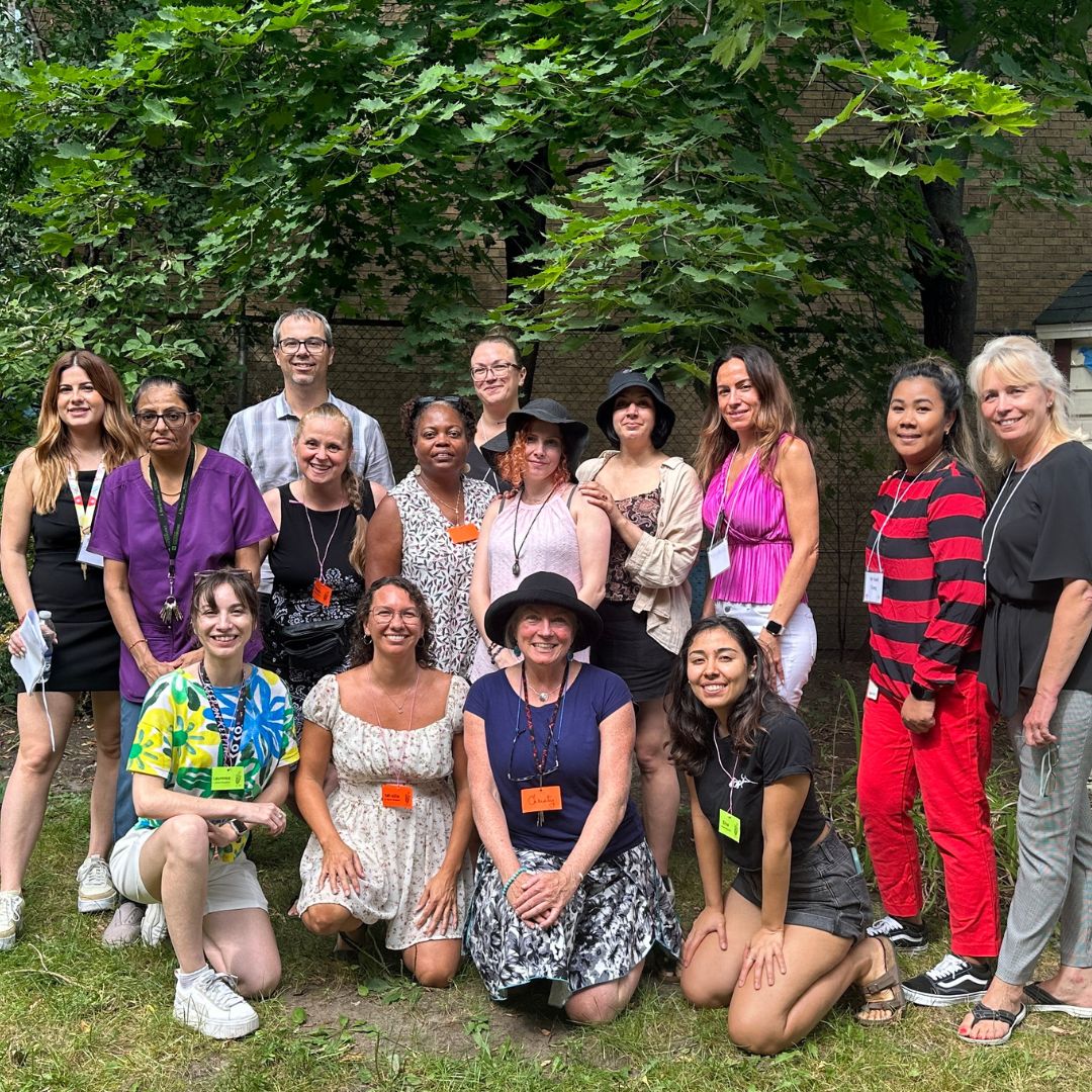 Notre deuxième BBQ festif de l'année eut lieu jeudi dernier. Nous sommes choyées de pouvoir compter sur des bénévoles qui débordent d'enthousiasme, d'ouverture et de générosité! 
Cet événement fut un succès grâce à eux ainsi qu'à l'appui de toute notre équipe 🌸.
#bénévoles #OSBL