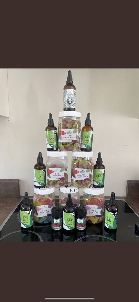 Retweet this please people 🙏🏻 and tell me your FAVOURITE <a href="/supreme_cbd/">Supreme CBD - UK’s #1 CBD OIL</a> PRODUCT AND WHY,  I’ll be giving you all free products TONIGHT but I wanna know your favourites first 🤞🏻 save 40% today with code Fowler40 at  supremecbd.uk the number 1 in the UK 🇬🇧