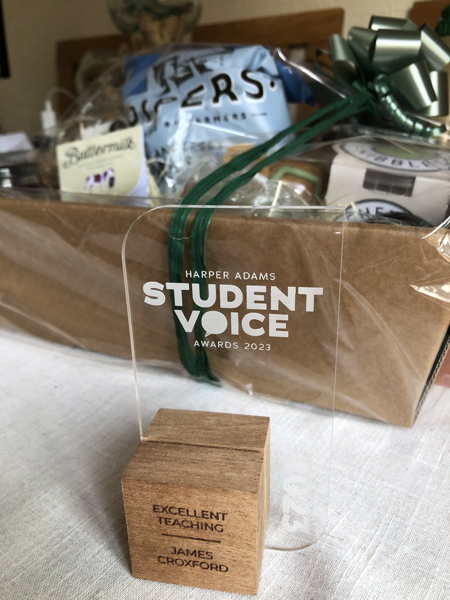 jrcroxford's tweet photo. 2/2 It's humbling to know this award came from the students (the people that really matter), and that they appreciate and respect what I do.  I don't know who nominated me, or who wrote the quotes in the citation, but thank you, and if you're graduating next week, well done!! https://t.co/eIQ34bkfcF