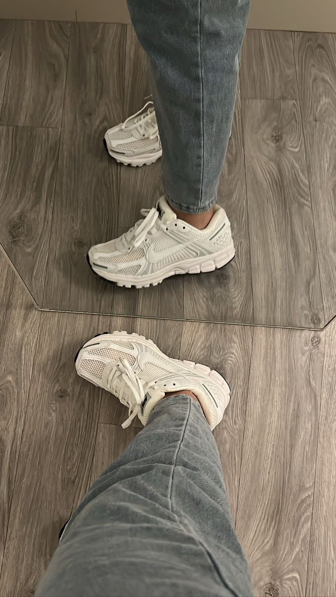 _BAHI1_'s tweet photo. .
.
Nike 🩶 https://t.co/gLBcfi7umP