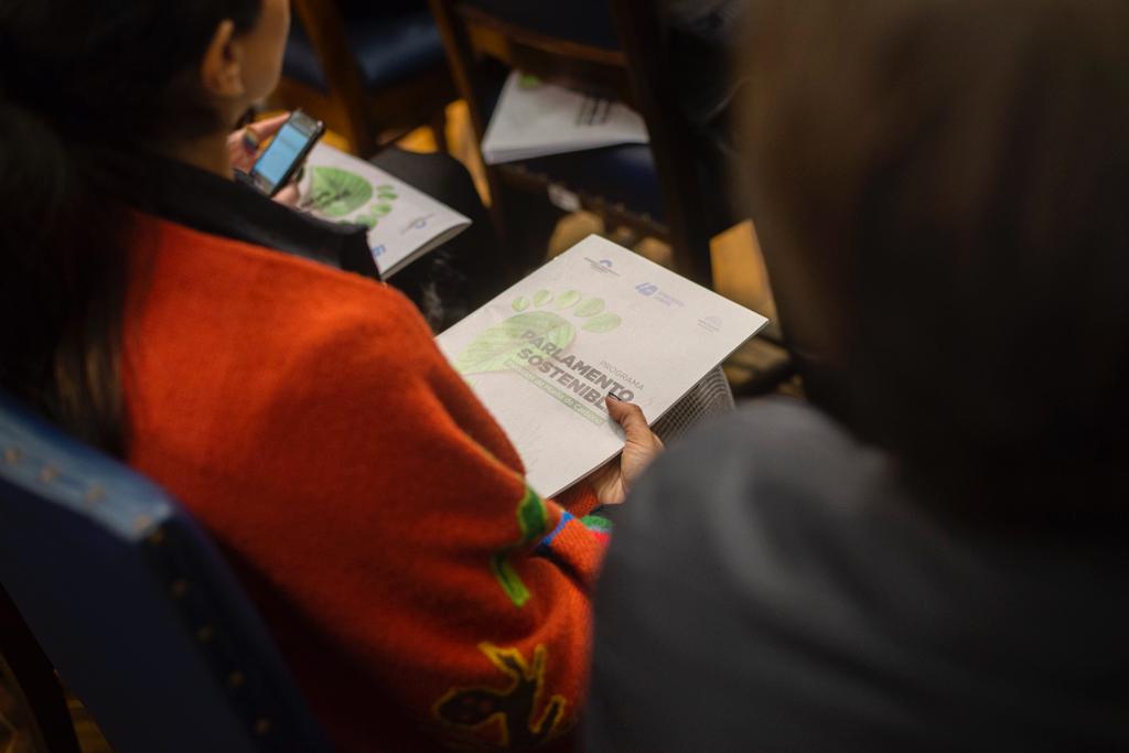 ParlAmericas's tweet photo. El día de ayer nuestra gerenta de proyectos Michelle Volpin participó del lanzamiento del Programa Parlamento Sostenible de la @DiputadosAR, y compartió reflexiones sobre la importancia del rol parlamentario y del diálogo regional para enfrentar la crisis climática. https://t.co/eTepuEvYlx