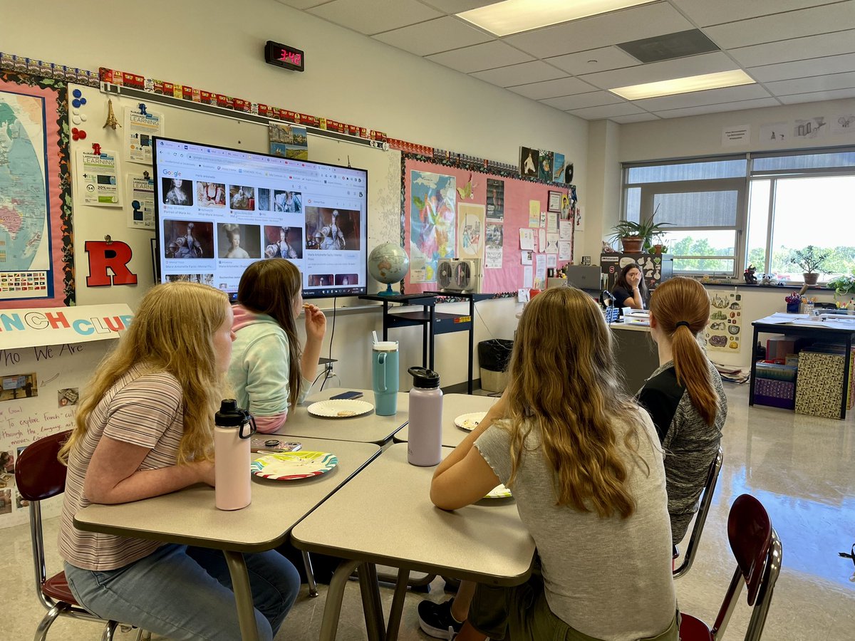 SoudyLanguages's tweet photo. First French Club meeting of the year! https://t.co/1kie9kcxy0