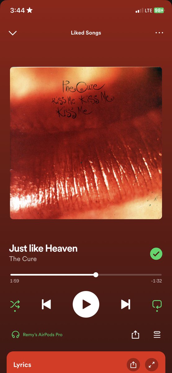 sadsmallsweet's tweet photo. me + the last song i listened to https://t.co/r6B8zousEL