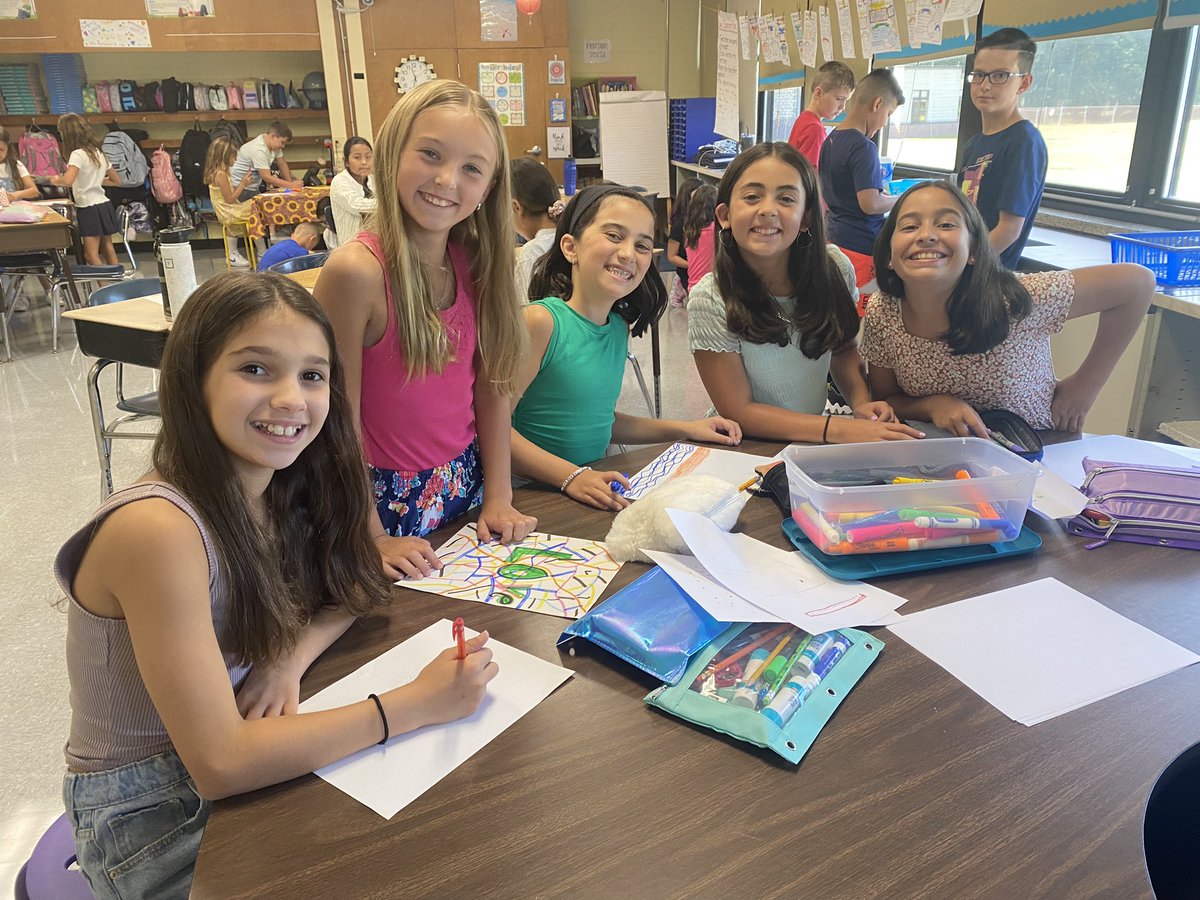 MrsSassoon's tweet photo. What a great first week! 4th grade is going to be amazing! @HowellTwpRamtwn https://t.co/mdLld5Ng4k