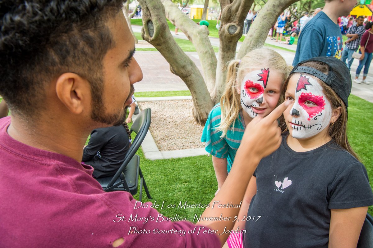 SMBasilica's tweet photo. Join in the celebration of Downtown Phoenix's tenth annual Dia de los Muertos Festival with your family and friends on Sun. Nov 5th from 11 AM to 5 PM. This event is perfect for families with children, as it offers a range of free activities. https://t.co/bZsDRyFLbJ
