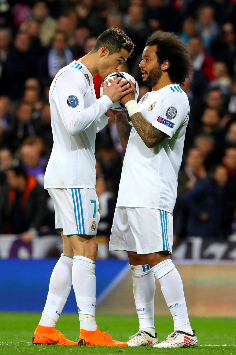 tariqsiii's tweet photo. مارسيلو 🎙️🗣️ : لو كان الفوز بكأس العالم يجعلك الأفضل لكان رونالدينيو أفضل لاعب بالعالم ،، كرستيانو ليس بحاجة إلى كأس العالم ليثبت أنه الأفضل جميعاً نعلم من هو كرستيانو ❤️‍🔥 https://t.co/pw0lefV84t