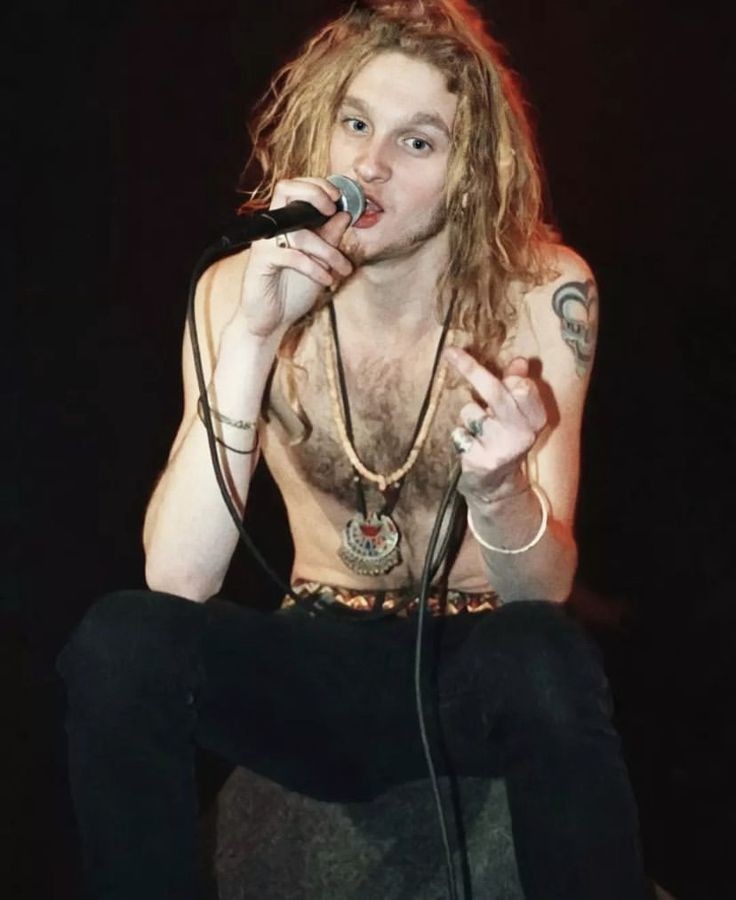 grunge archive tweet media