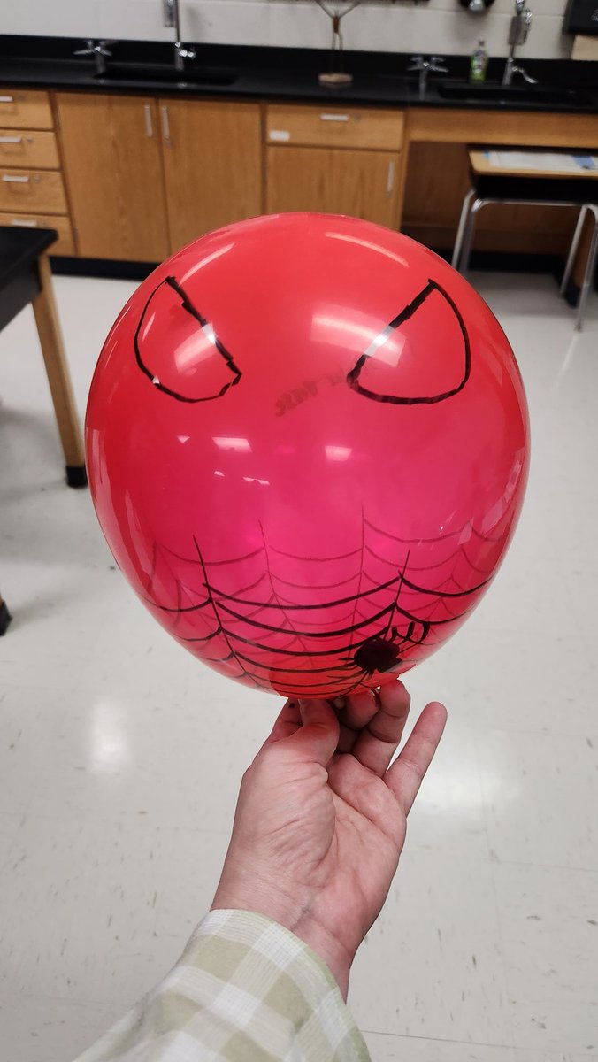 TeacherLife888's tweet photo. Earth + Space students created a Universe today while working in collaborative groups!  They collected data and analyzed results. Tomorrow, they will report their results. Go, Rams! @CyFairISD @CypressRidgeHS @CFISDScience https://t.co/Q55NWPVG9x
