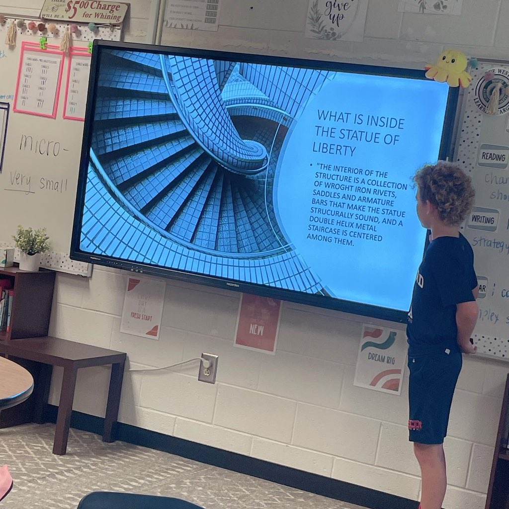 mschrzanowski's tweet image. Two awesome kiddos presented their Genius Hour projects today! 🤩 We learned all about the Statue of Liberty &amp;amp; the country of Vietnam ☺️🧠 #fabinfifth #passionprojects