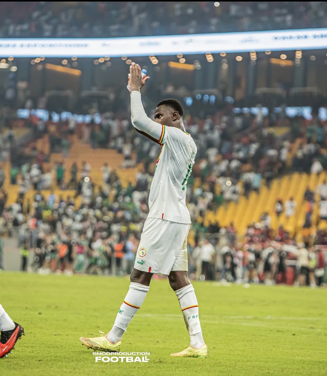 moussa_nkt's tweet photo. Toujours un honneur de revêtir ce maillot.
Déçu du résultat d’hier soir mais beaucoup de positif a ressortir de cette rencontre.
L’ambiance était folle 🔥 merci à tous pour votre soutien, à bientôt InSha Allah ❤️🇸🇳 #MN19 https://t.co/Zjy4C3lGe5