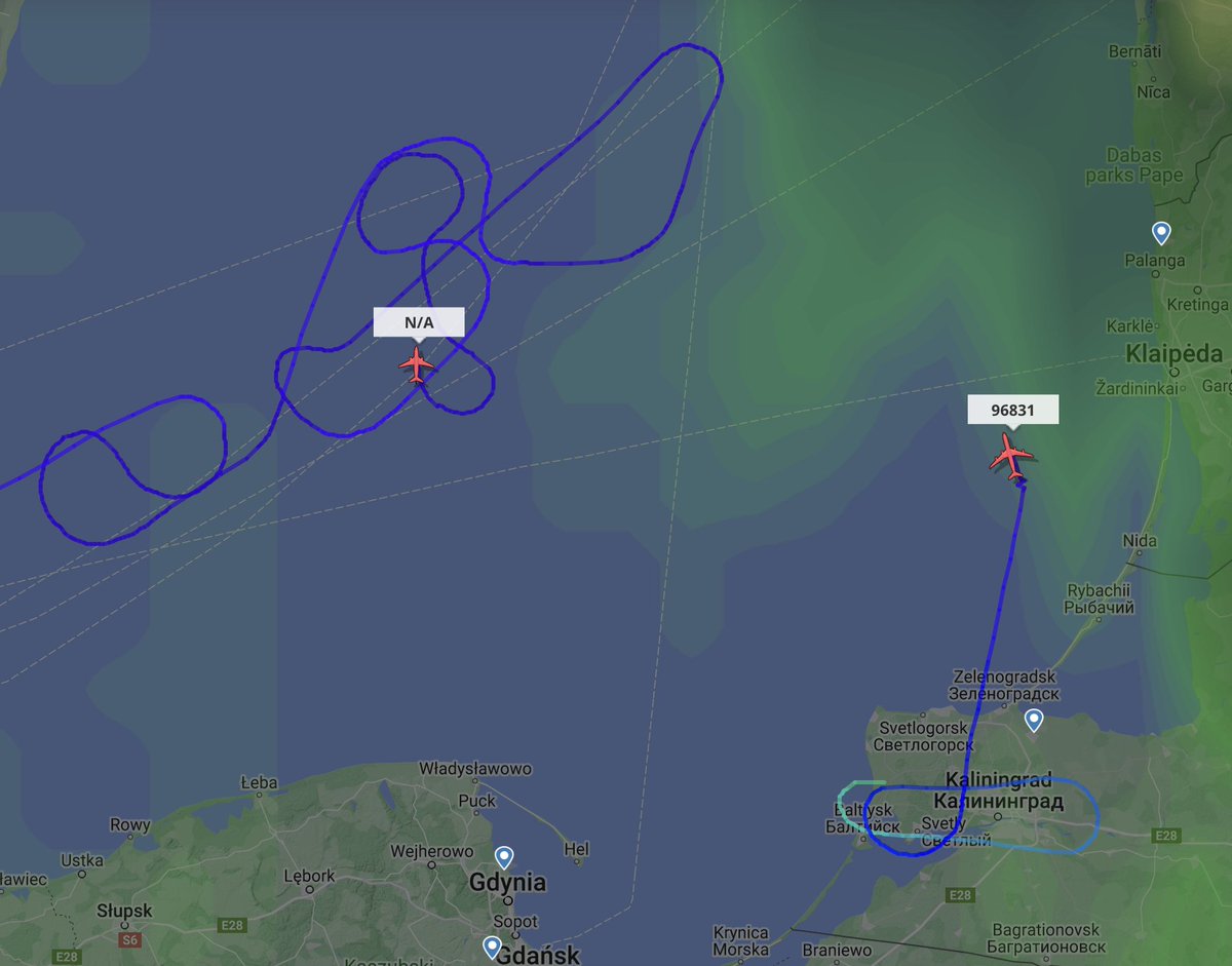 TheSnoopySnoop's tweet photo. #96831 🇷🇺 Ilyushin Il-76MD RA-78840 Russian Air Force, airborne from Kaliningrad
While US Navy 🇺🇸 P-8A Poseidon #AE683D operates over the Baltic Sea at 31,000ft
#avgeek #planespotting https://t.co/9CfOso1Wn0
