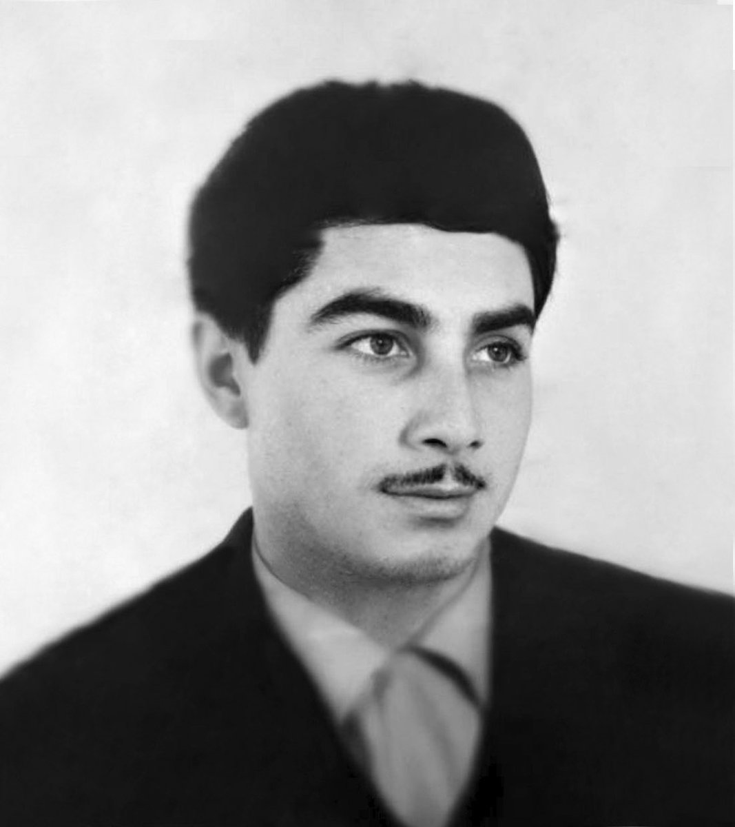 Ale_LoreG's tweet photo. Un día como hoy hace 50 años, mi papá, Luis Alberto Gómez Cerda, supervisor de la planta termoeléctrica CobreChuqui y dirigente sindical de 33 años, fue detenido desde la Casa Huéspedes de Codelco en Tocopilla, delante de mi mamá y de mi, yo de casi 3 años.(1/5) https://t.co/JSAT2DMl7m