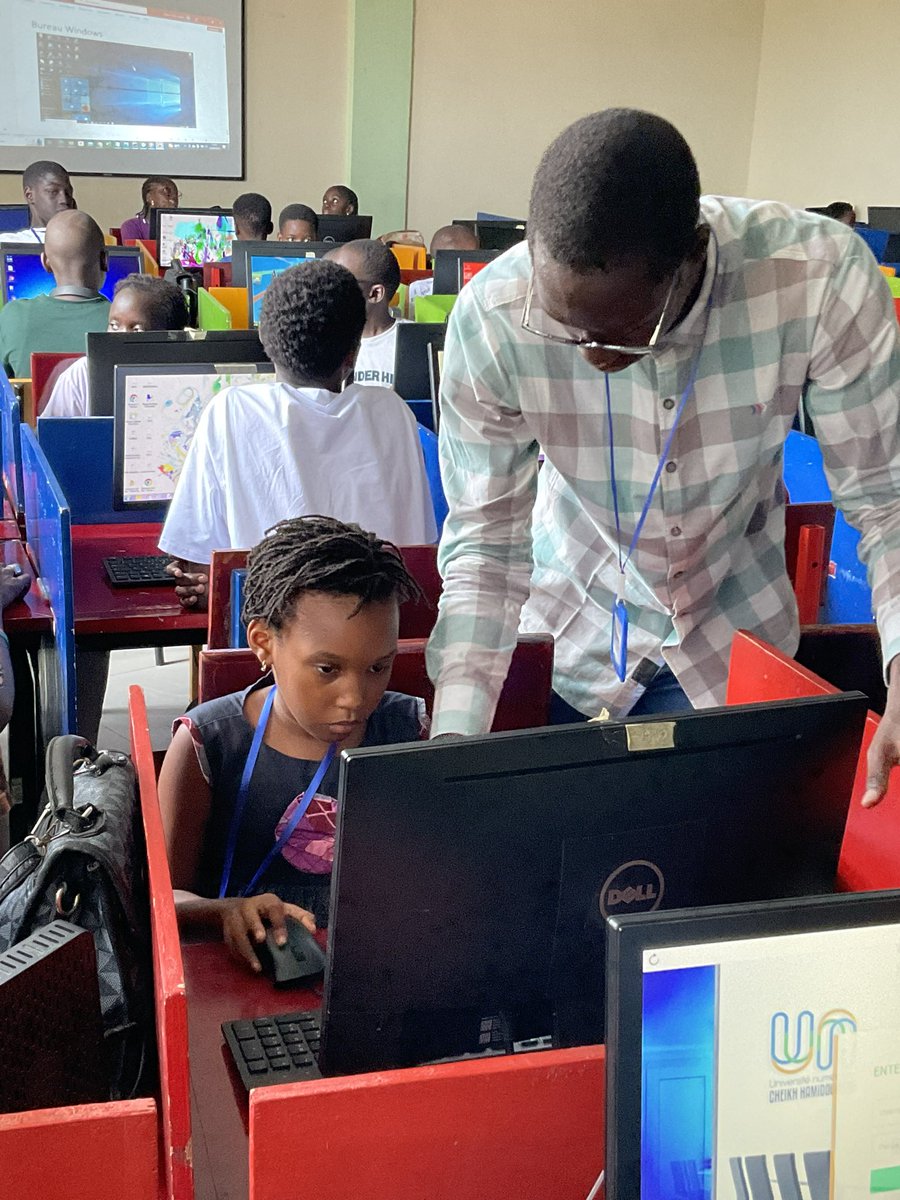 2x_xamxam's tweet image. 🌟Day 1 #vacancestechnologuiques🌟

Nous avons entamé une aventure passionnante offerte par la Ville de Dakar, deux semaines d’apprentissage et de découverte technologique ! 🚀

Restez connectés pour suivre de près l’aventures 🌐👾
#xamxam #xamxam2x #tech