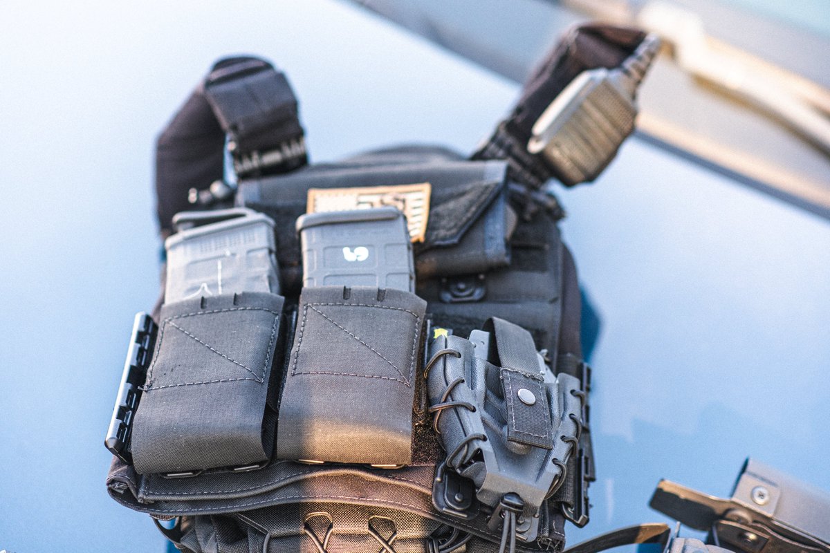 HighSpeedGear's tweet photo. The Elastic Pouch Series is the go-to pouch for a sleek and simple look with a reliable feel that you can trust. Go get yours today at https://t.co/0erlp4NGPA ‼️
#magpouch #trainharder #magazinepouch #usa #tacticool #newgear #dutygear #train #TacticalGear #tactical #police https://t.co/60o2y3uEff