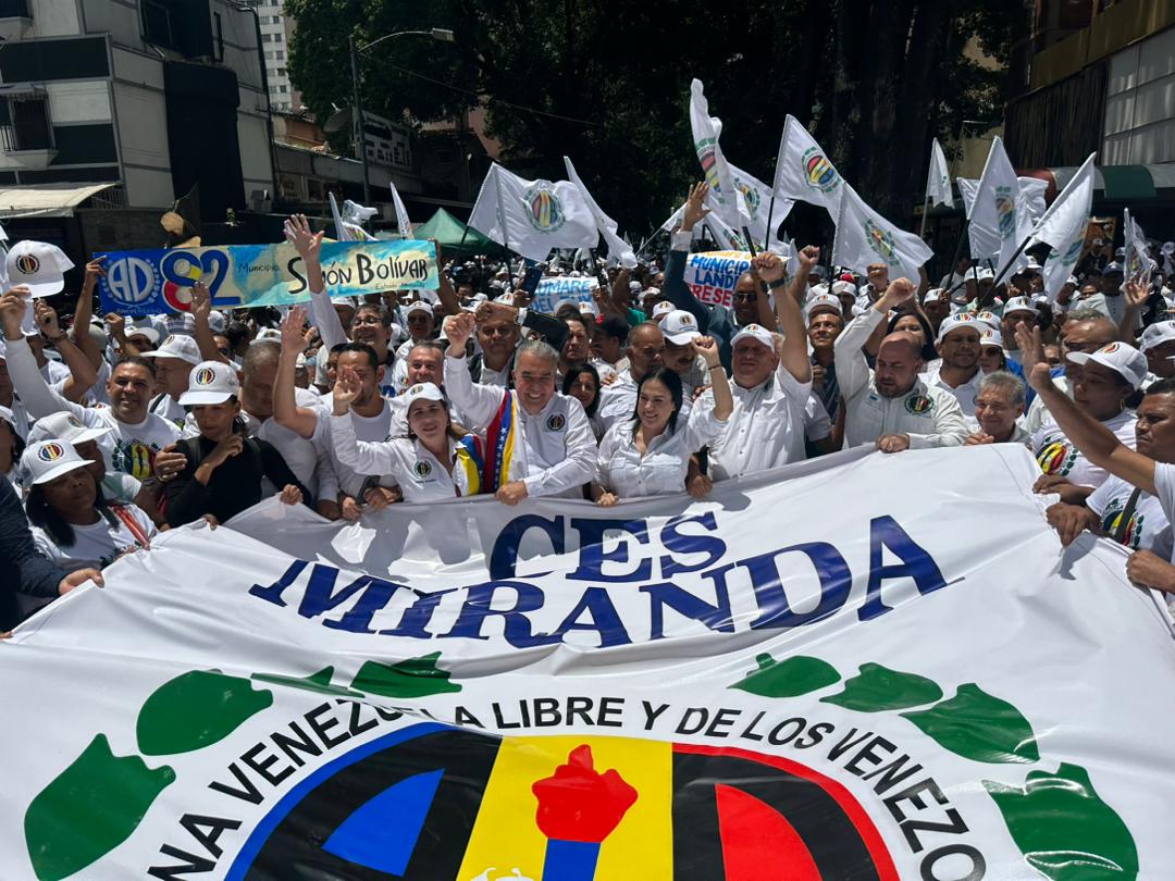 82 años que nació el partido del pueblo. Hoy mas que nunca comprometidos con nuestro partido y el país.
Bienvenida @laidygomezf aquí hay de sobra amor y Ovario para seguir en la lucha.@adbernabe @cleverlaraad @ADMiguelMQuiroz @ADNixonM